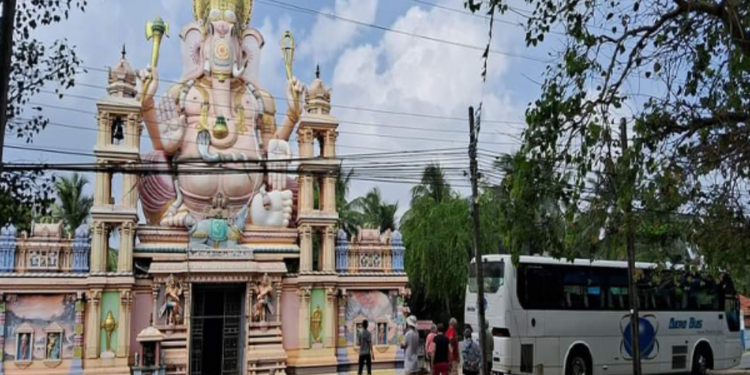 கிழக்கிலங்கையில் குவியும் வெளிநாட்டவர்கள்