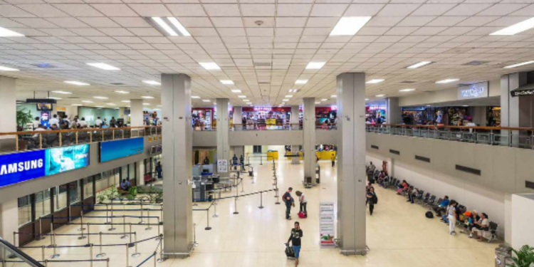 கனடா வாழ் மாமாவினால் யாழ் இளைஞர்கள் கைது!