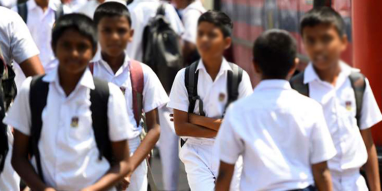 பாடசாலை மாணவர்கள் தொடர்பில் எச்சரிக்கை விடுக்கும் கல்வி அமைச்சு!