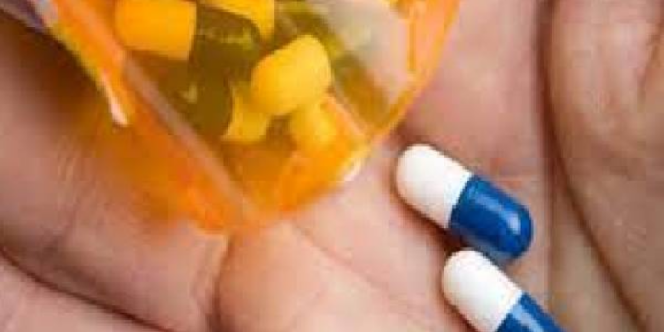 வெளிநாடொன்றில் தடை செய்யப்பட்ட மருந்தை சாப்பிட்ட ஜவர் பலி!