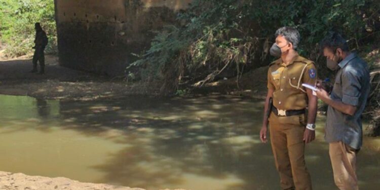 கால்வாயில் தவறி விழுந்த பச்சிளம் குழந்தைக்கு நிகழ்ந்த சோகம்!