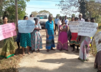 முல்லைத்தீவில் புதிய அதிபரை நியமிக்க கோரி போராட்டம் முன்னெடுப்பு!