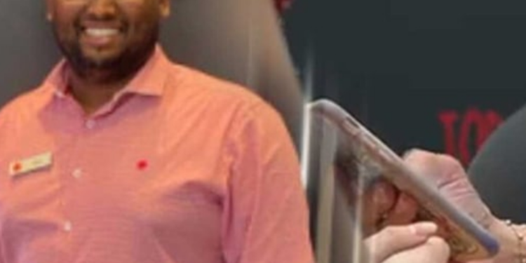 வெளிநாட்டு பெண்ணை காப்பாறிய வங்கி ஊழியர்