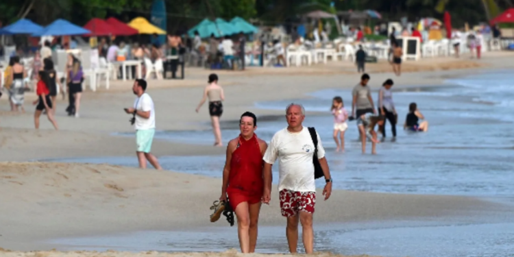 இலங்கை வரும் சுற்றுலா பயணிகளின் எண்ணிக்கை அதிகரிப்பு!