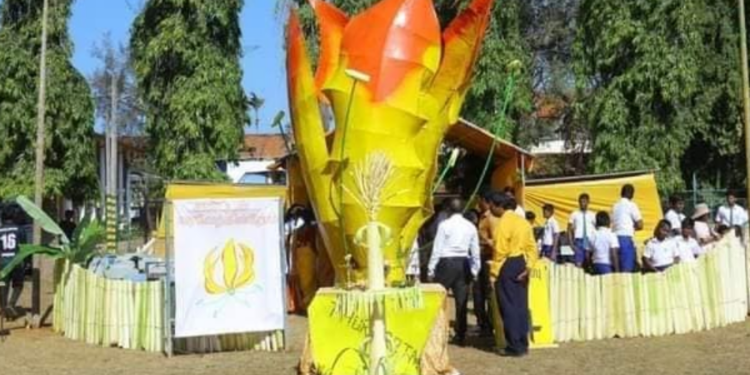 யாழில் பொலிசாரின் காதில் பூ சுற்றிய மாணவர்கள்