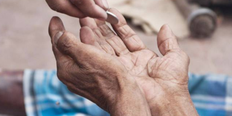 யாழில் பிச்சையெடுத்து கொழும்பில் வீடு கட்டும் கும்பல்!