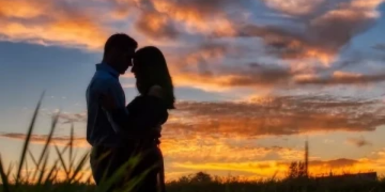 மாணவியுடன் குடும்பம் நடாத்திய ஆசிரியர்