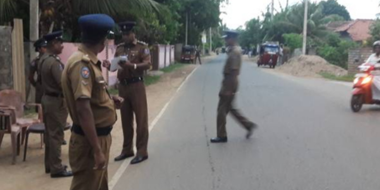 யாழ் வீடொன்றில் வன்முறைக் கும்பல் அட்டகாசம்!