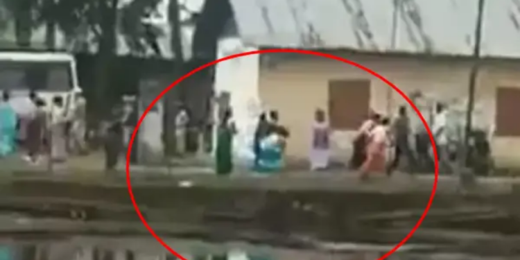 இந்திய தேர்தல் வாக்குச் சாவடியில் துப்பாக்கிச் சூடு!