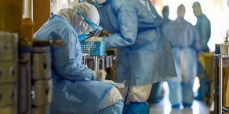 கொரோனாவால் பாதிக்கப்பட்டு  613 நாட்களுக்குப் பிறகும் குணமடையாத நபர்