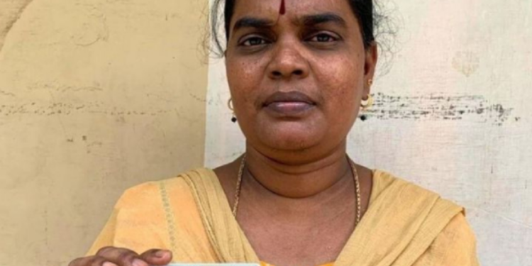 இந்திய தேர்தலில் வாக்களித்த முதல் இலங்கை பெண்!