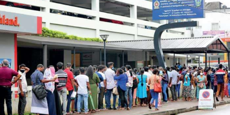 வவுனியா கடவுச்சீட்டு காரியாலயம் முன்பாக பல மோசடிகள்!