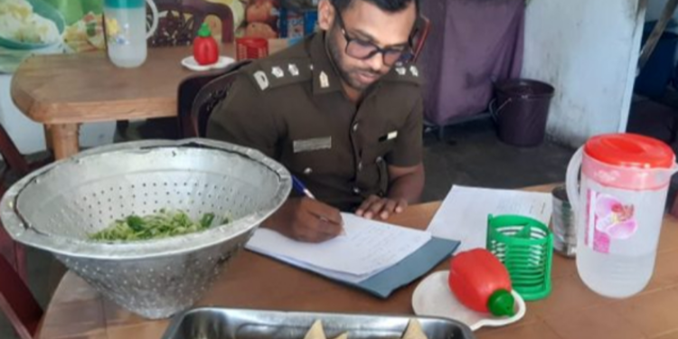 யாழ் திடீர் பரிசோதனையில் ஈடுபட்ட சுகாதார வைத்திய அதிகாரிகள் கடை உரிமையாளருக்கு தண்டம் விதிப்பு