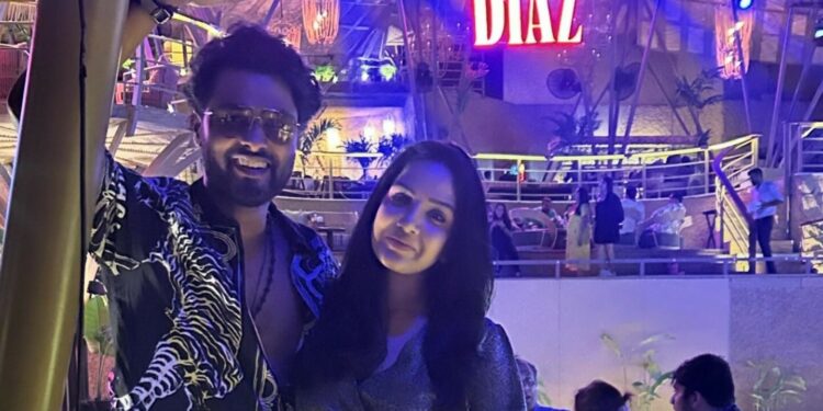 காதலருடன் நெருக்கமாக இருக்கும் புகைப்படங்களை பகிர்ந்த பாவனி