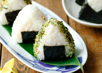 பெண்களின் அக்குள்களில் வைத்து தயாரிக்கப்படும் பாரம்பரிய உணவு!