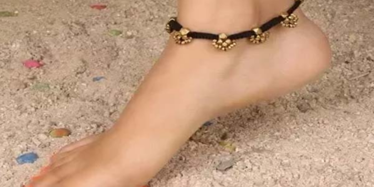 திருமணமான பெண்கள் கறுப்பு கயிறு அணியலாமா?