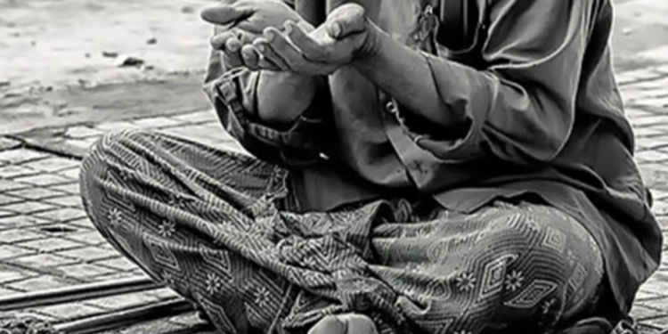 யாழில் சிறுமியை பயன்படுத்தி யாசகத்தில் ஈடுபட்ட நபர் கைது!