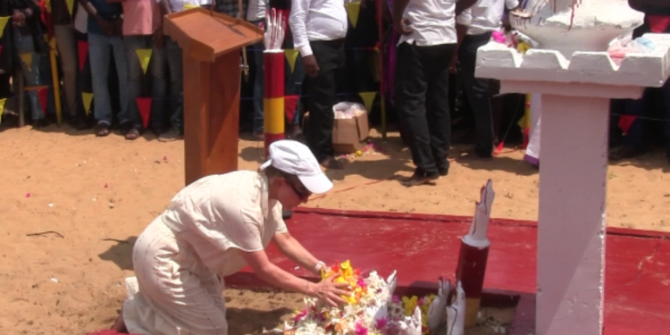 முள்ளிவாய்க்காலில் அஞ்சலி செலுத்திய சர்வதேச மன்னிப்பு சபை செயலாளர் நாயகம்