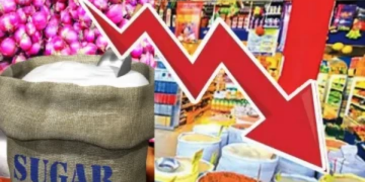 திடீரென விலை குறைக்கப்பட்ட அத்தியாவசிய பொருட்களின் விலை!