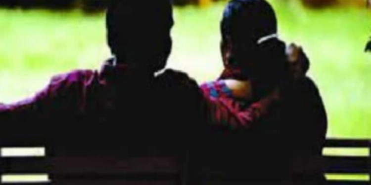 மனைவியின் தகாத உறவை கண்டதால் கொல்லப்பட்ட கணவன்!