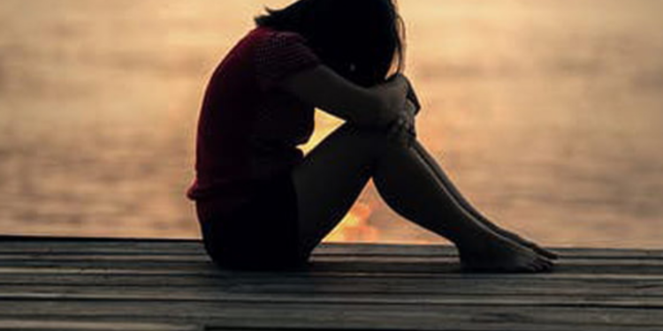 காதலுறவை கண்டித்த தாய் விபரீத முடிவெடுத்த மகள்!