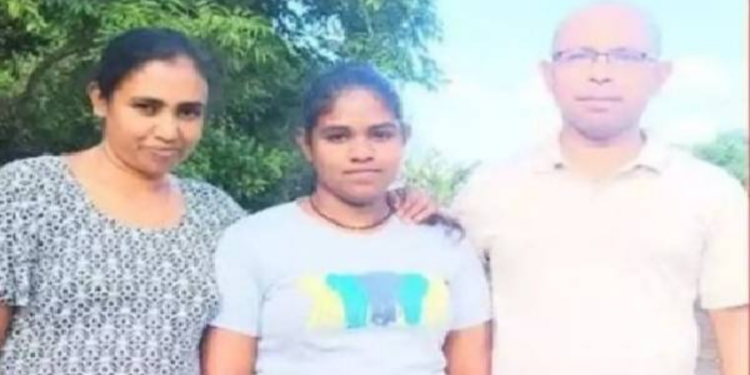 15 வயதில் உயர்தரப் பரீட்சைக்கு தோற்றி சாதனை படைத்த மாணவி!