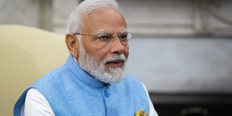 மக்களைவை தேர்தலில் பின்னடைவை சந்திக்கும் மோடி!