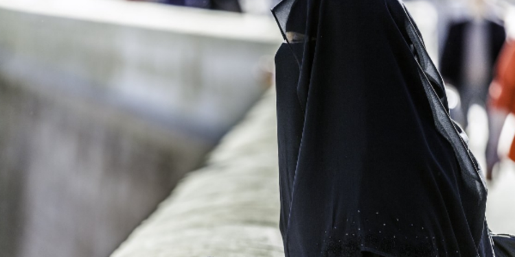 சகோதரியுடன் தகாத உறவு மதகுருவின் கொடூர செயல்!