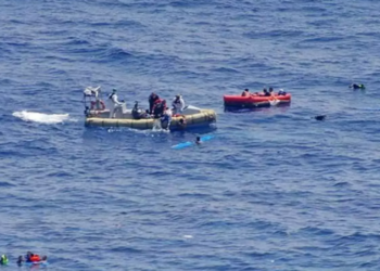 பிரித்தானியாவுக்குள் நுழைய முயற்சித்த புகலிடக் கோரிக்கையாளர்களுடன் கவிழ்ந்த படகு!