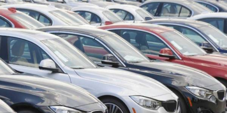 இறக்குமதி கட்டுப்பாட்டுக்கு மத்தியிலும் வாகனங்கள் விநியோகம்!