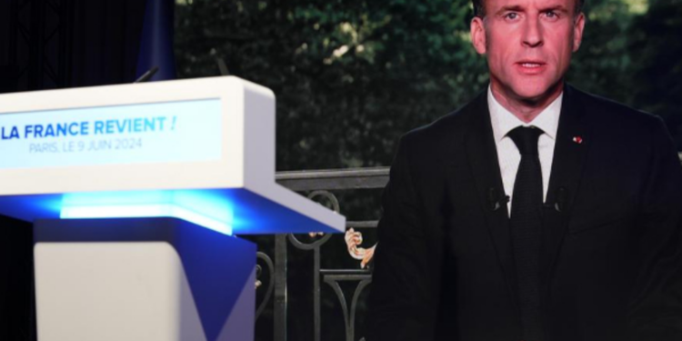 பிரான்ஸ் நாடாளுமன்றம் ஒத்திவைப்பு!