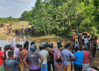 கிளிநொச்சியில் பரபரப்பு ஆற்றிலிருந்து ஆண் ஒருவரின் சடலம் மீட்பு!