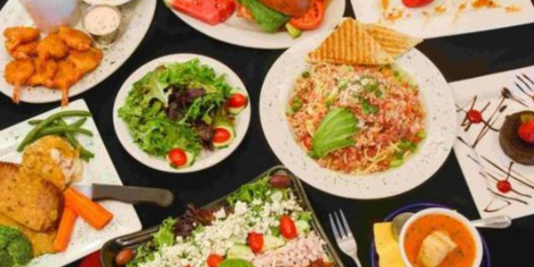 கொழும்பு பிரபல ஹோட்டலுக்கு உணவருந்த சென்றார்களுக்கு காத்திருந்த அதிர்ச்சி!