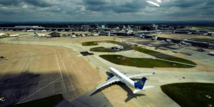 வெளிநாடொன்றின் விமான நிலையத்தில் மின்தடை!