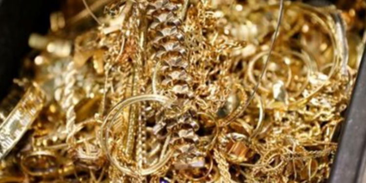 யாழில் குப்பைக்குள் 42 பவுண் தங்க நகைகள்!