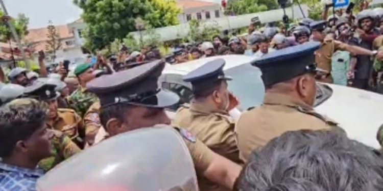 சற்று முன் வைத்தியசாலையை விட்டு வெளியேறினார் அர்ச்சுனா!