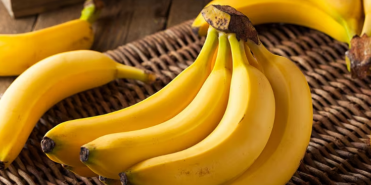 இந்த பிரச்சினை உள்ளவர்கள் தவறியும் வாழைப்பழம் சாப்பிடாதீர்கள்!