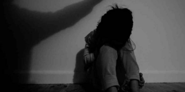 சிறுமியை துஷ்பிரயோகம் செய்த குற்றச்சாட்டில் குடும்பஸ்தர் கைது!