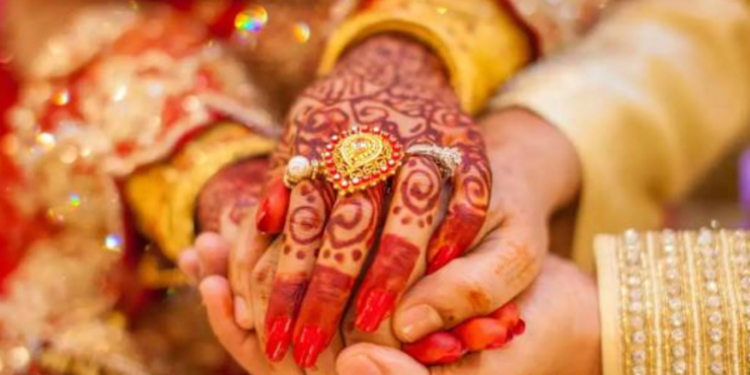 பச்சை குத்திய மணப்பெண் விவாகரத்துக்கு தயாரான சுவிஸ் கணவன்!