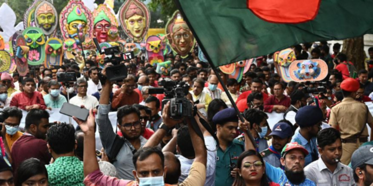 திவாலாகும் நிலையில் பங்களாதேஷ்