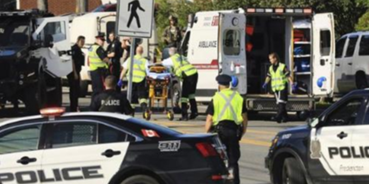 கனடாவில் மாடியில் இருந்து விழுந்த இருவர் மரணம்!