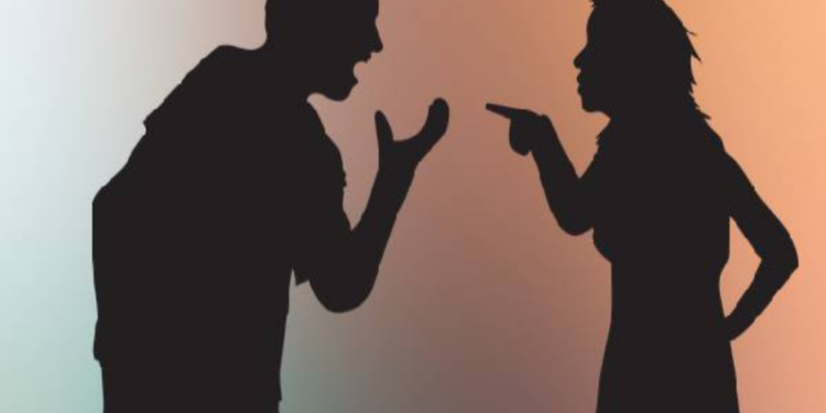 மனைவியை தடியால் தாக்கி கொலை செய்த கணவன்