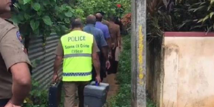 யாழில் மனைவி உயிரிழந்த சோகம் தாங்காமல் விபரீத முடிவெடுத்த கணவன்