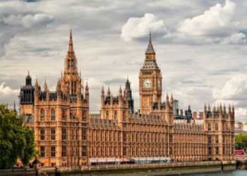 பிரித்தானிய நாடாளுமன்றத்தில் ஏற்ப்பட்ட குழப்பம்!