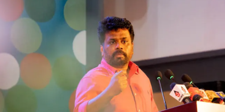 தீக்கிரையாக்கப்பட்ட அனுரவின் தேர்தல் பிரச்சார மேடை!