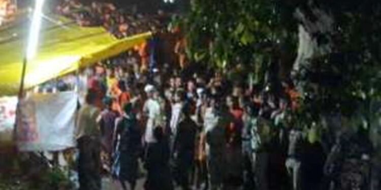 இந்திய கோவில் கூட்ட நெரிசலில் சிக்கி 7 பேர் பலி!