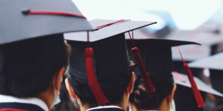 இலங்கையில் முதுகலைப் பட்டதாரி மாணவர் சேர்க்கை தொடர்பில் வெளியாகிய செய்தி!