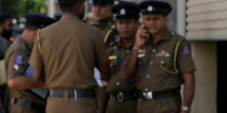 ஆண் ஒருவருடன் விடுதியில் தங்கியிருந்த பெண் கொலை!