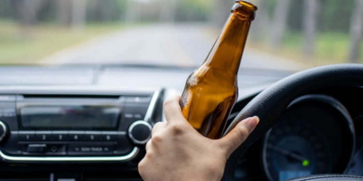 மது போதையில் வாகனம் செலுத்திய இருவர் கைது!