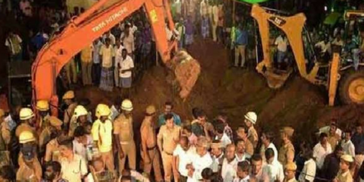 ஆழ்துளைக் கிணற்றில் தவறி விழுந்த பெண் குழந்தை… 18 மணித்தியால போராட்டத்தின் பின் மீட்பு!